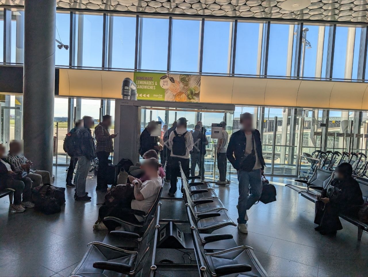Flughafen Hannover Gate 16/17 — Start des McFLY Research-Trips Hurghada ab 05.09.2026